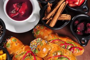 Guaguas de pan y colada morada
